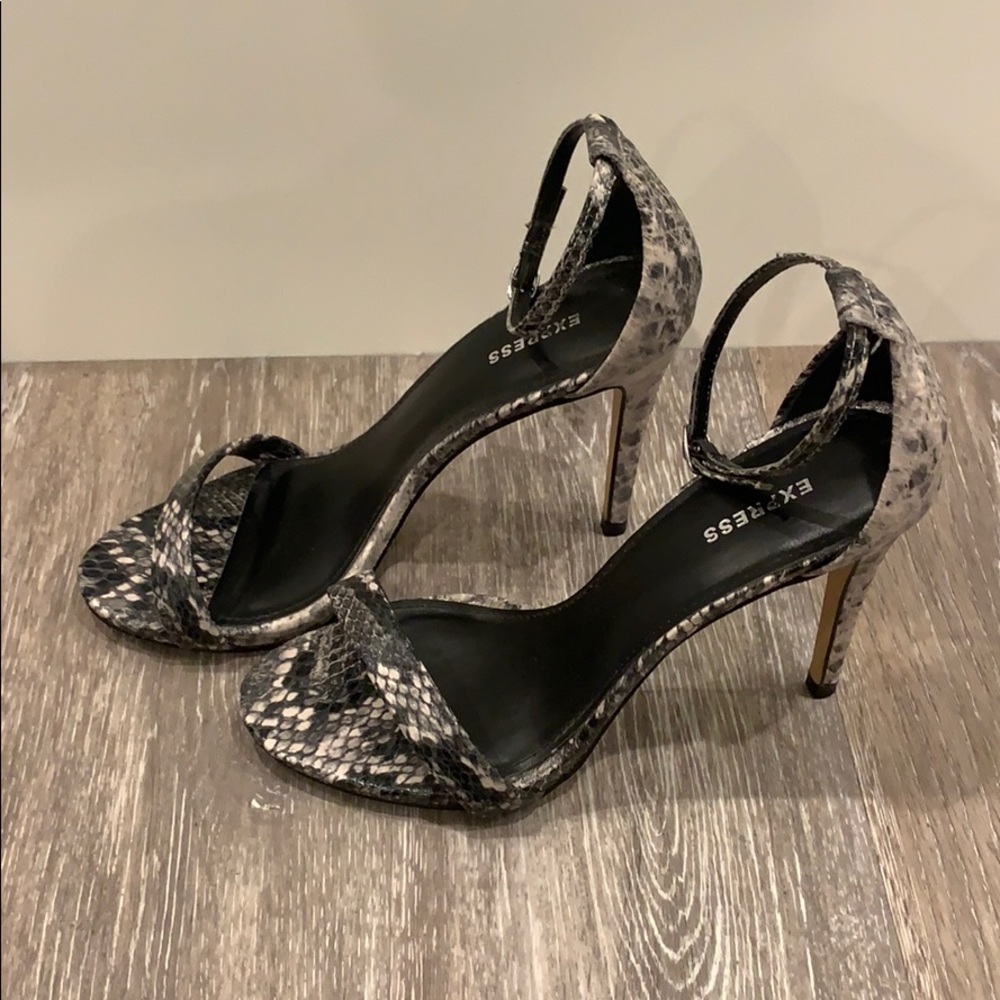 Express Snakeskin Size 7 Open Toe - image 3